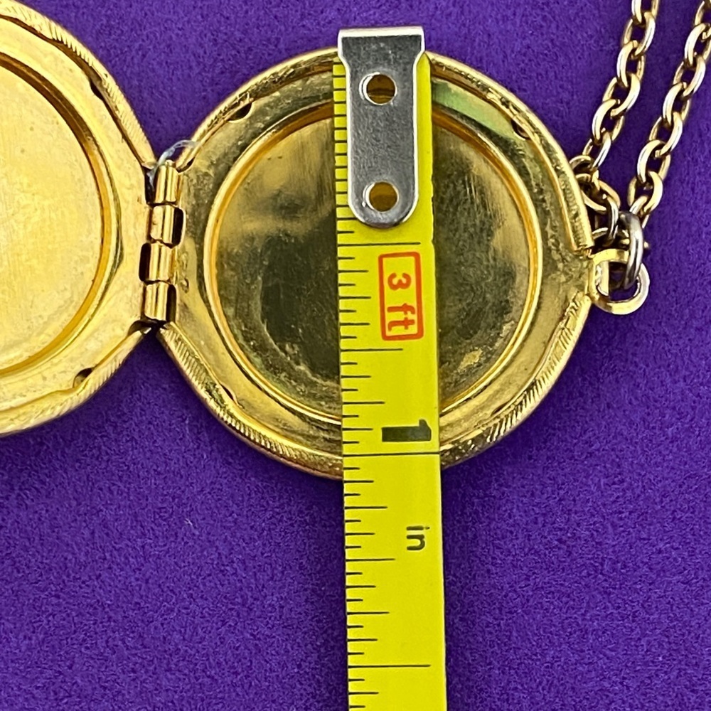 💛 Vintage Gold Plates Floral Locket Necklace | Minimalist Boho Layering Piece - Picture 6 of 8
